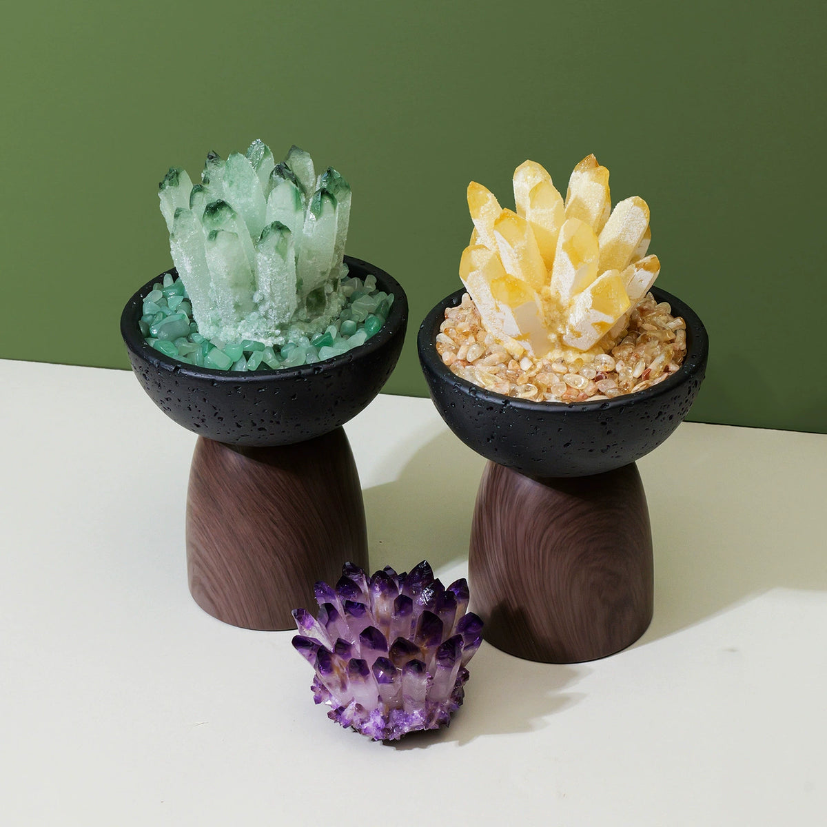 Natural Crystal Cluster Aroma Diffuser Decor, Crystal Pot Desk Ornament for Wellbeing, Prosperity, Protection, Spirituality & Career, Bracelet Charging & Cleansing Stone Home Decor