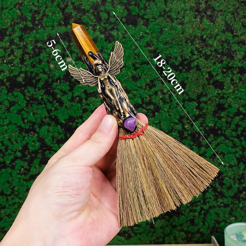 Crystal pillar broom