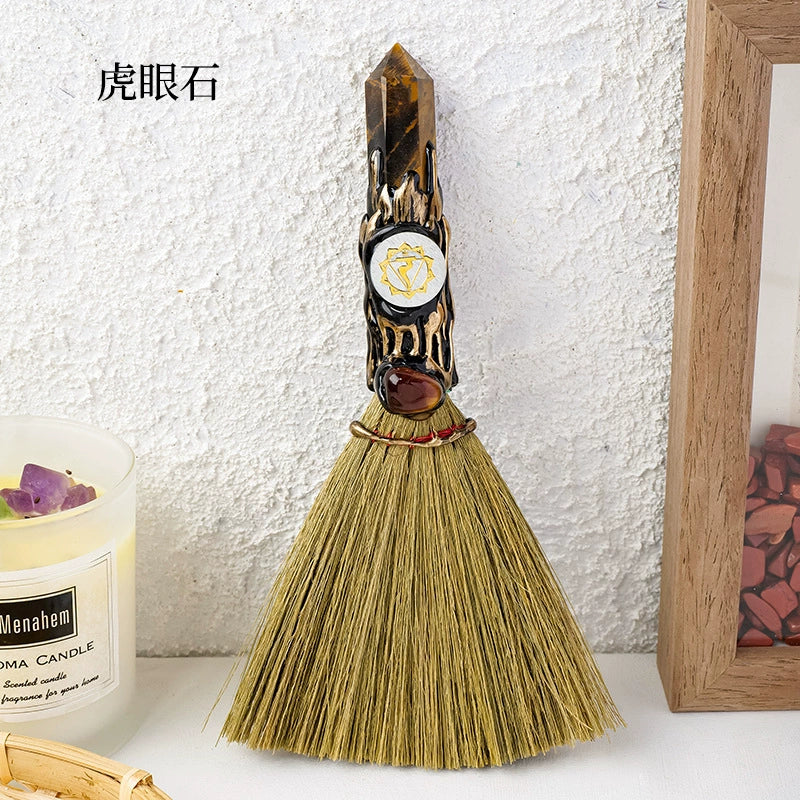 Crystal pillar broom